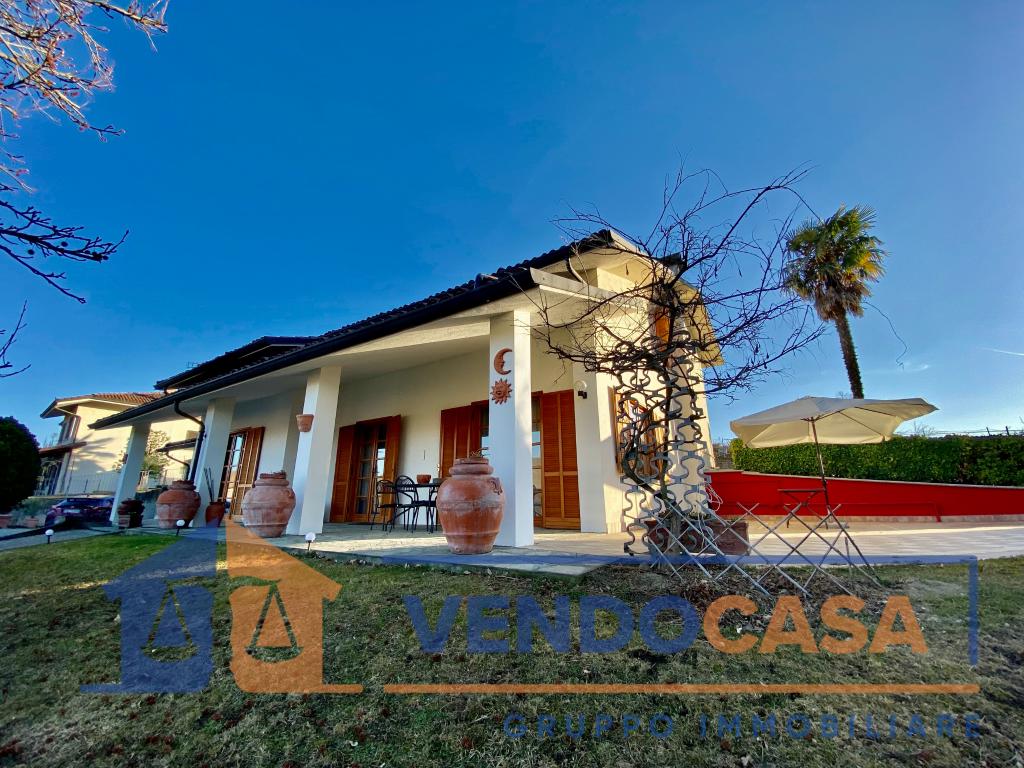 Vendita Villa unifamiliare Casa/Villa Rodello via montà 60 393406