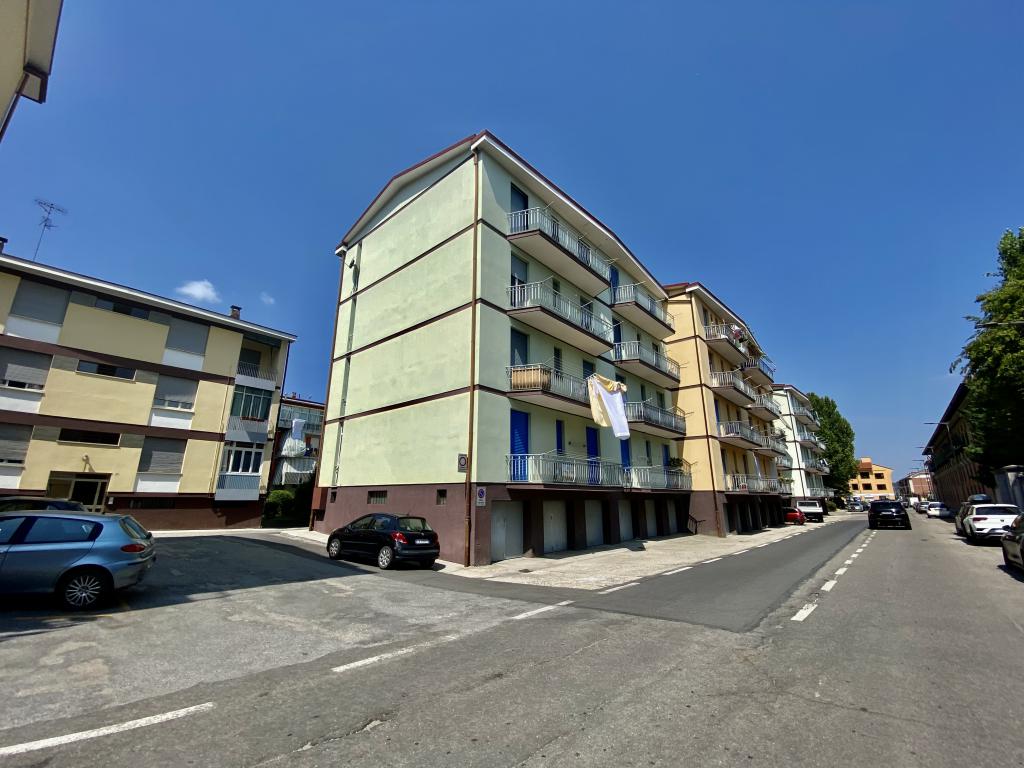 Vendita Quadrilocale Appartamento Alba VIA Massimo d'azeglio 8 393390